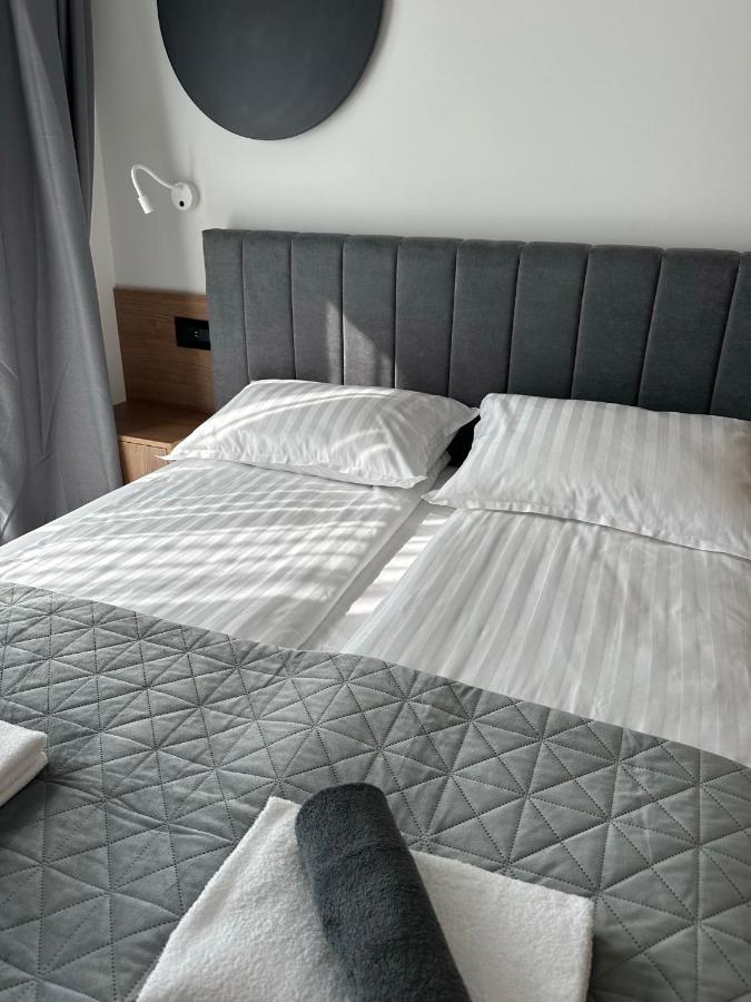 Luxury By The Lake Ap 28 Sibiu Extérieur photo