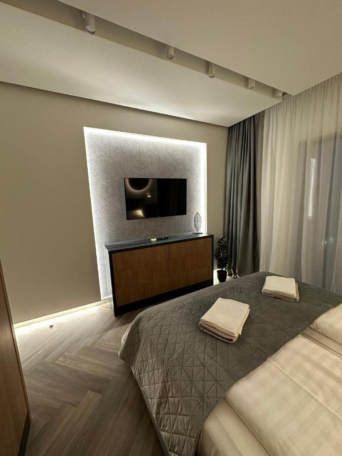 Luxury By The Lake Ap 28 Sibiu Extérieur photo
